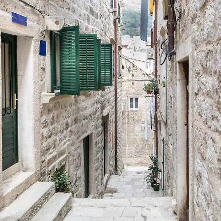 Blue Symphony Old Town *