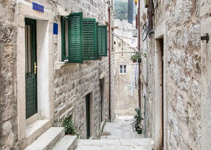 Blue Symphony Old Town *