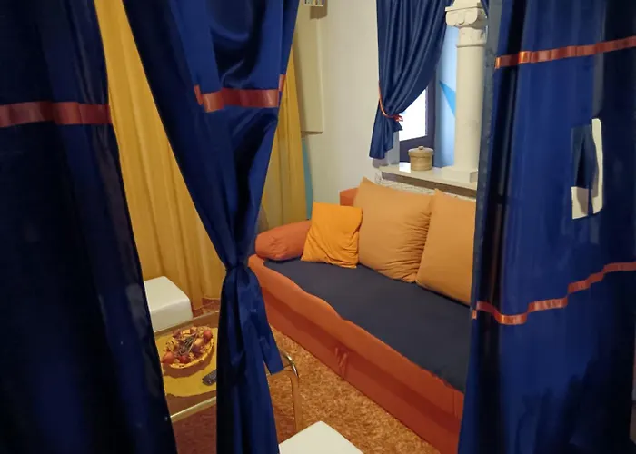 Blue Symphony Old Town *